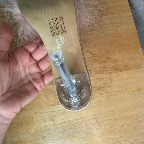 Pink feather clear heels - Picture 4 of 5